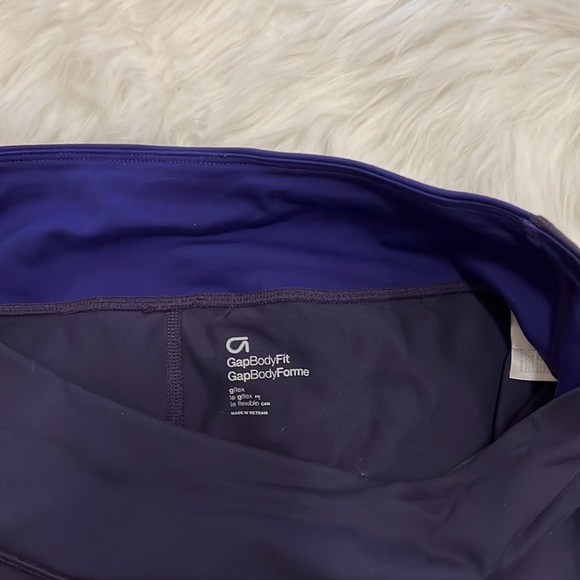 GapFitBody capris purple size medium - Picture 3 of 5